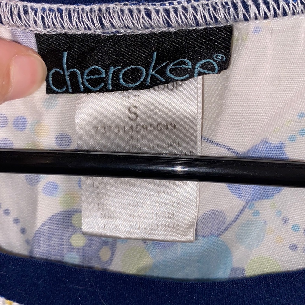 Scrub top - Picture 2 of 3